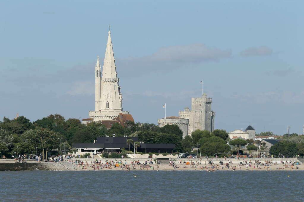 Appartement Avec Cour Privee Centre Ville Classe 4 Etoiles Remparts 1 La Rochelle  Eksteriør bilde