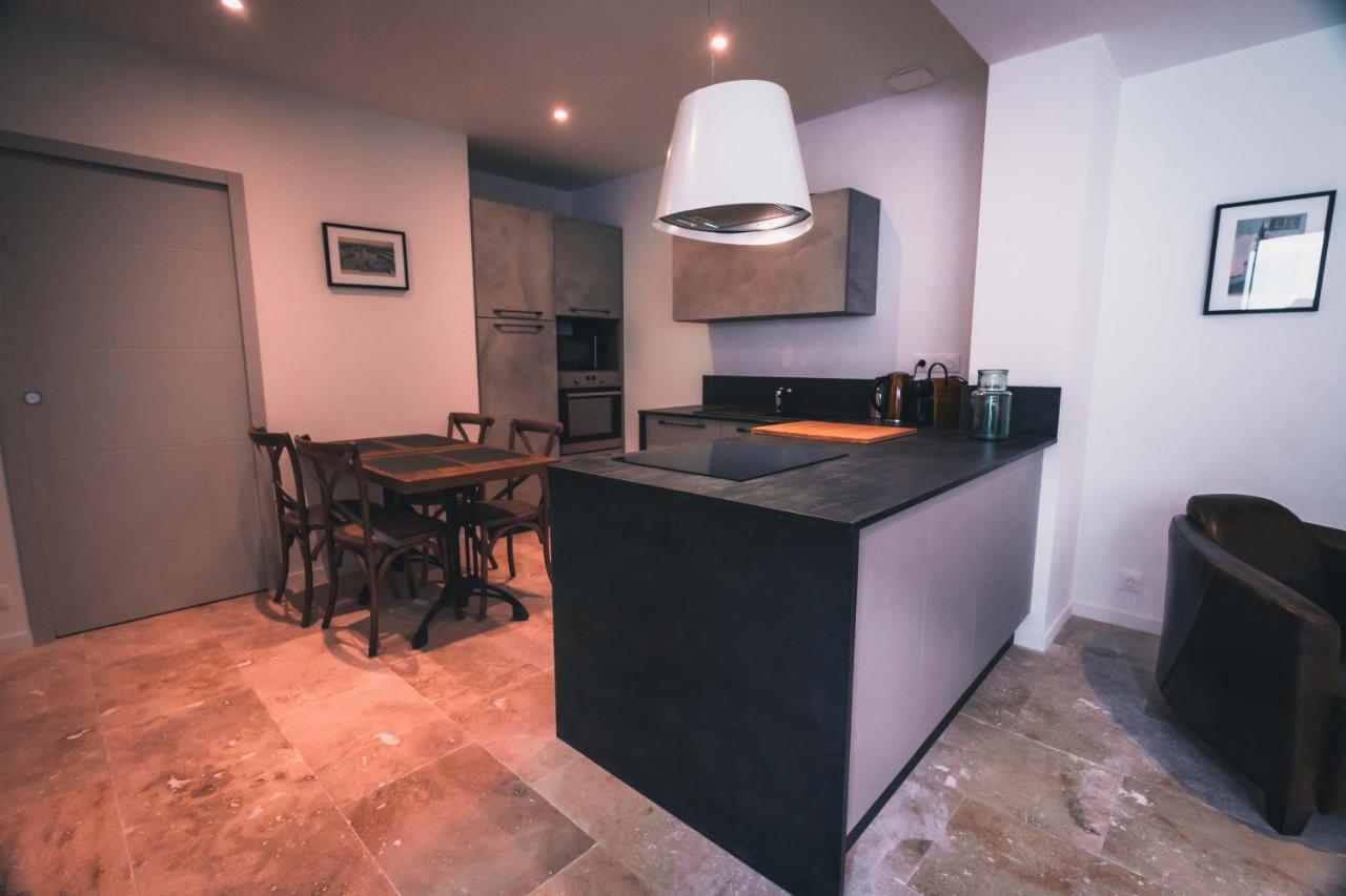 Appartement Avec Cour Privee Centre Ville Classe 4 Etoiles Remparts 1 La Rochelle  Eksteriør bilde